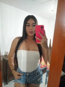 637106841: Chica busca chico en Almería