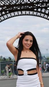 623568523: Chica busca chico en Barcelona