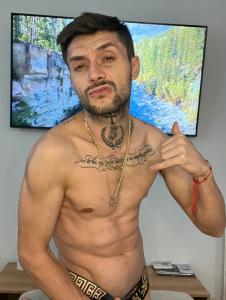 613218116: Chico busca chica en Sevilla