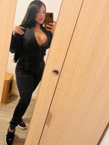 Chica busca chico en Almería: 