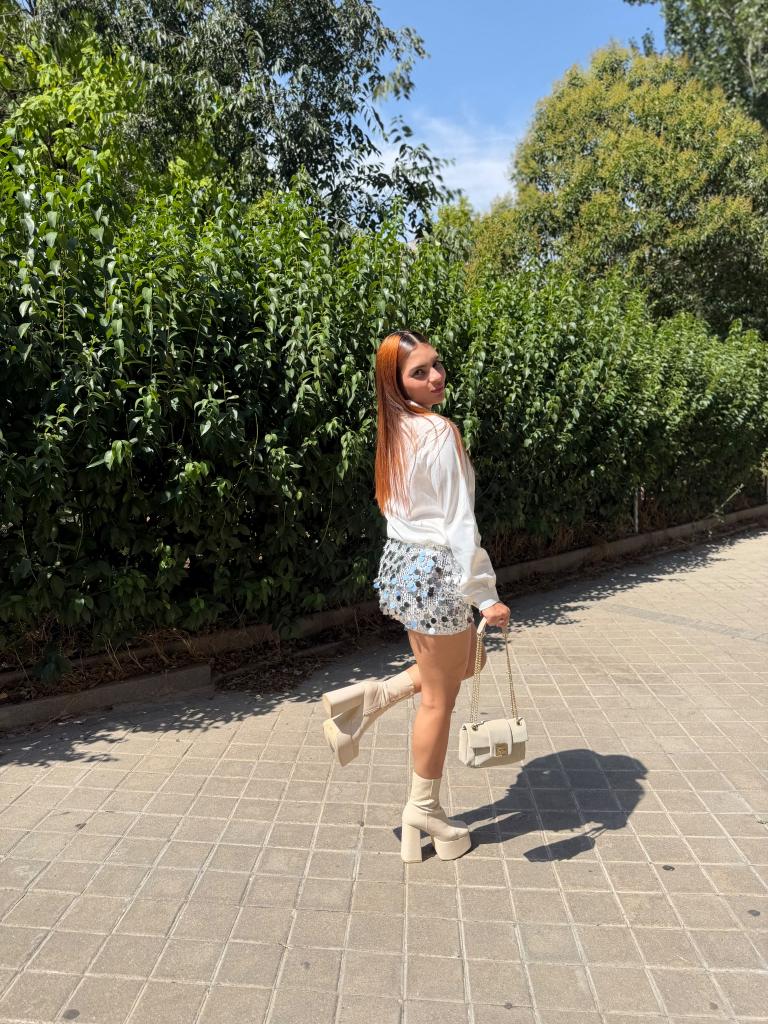 631480131: Chica busca chico en Gerona