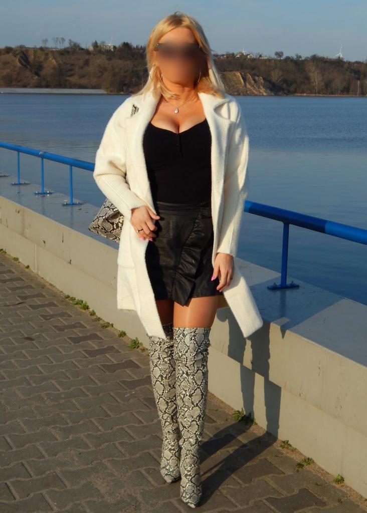 Chica busca chico en Sevilla: 