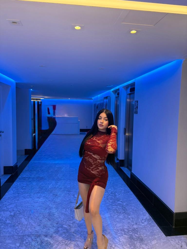 663736078: Chica busca chico en Ibiza