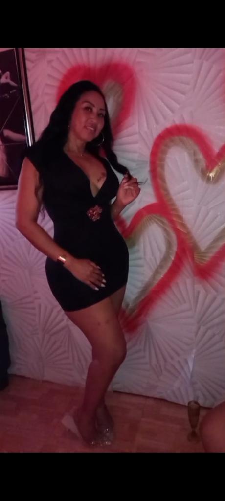 613746909: Chica busca chico en Tenerife