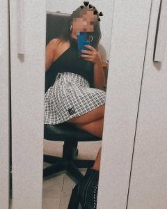 607831291: Chica busca chico en Sevilla