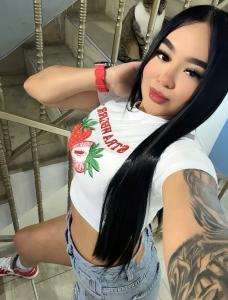 610882240: Chica busca chico en Sevilla