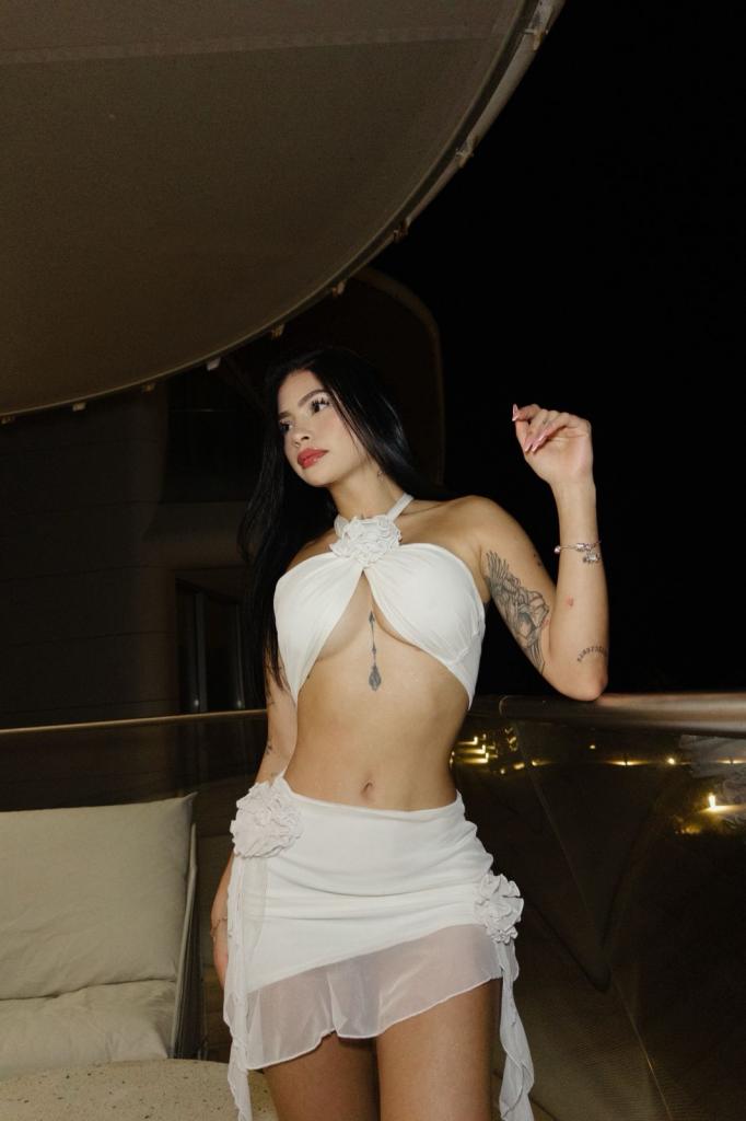 663363413: Chica busca chico en Barcelona
