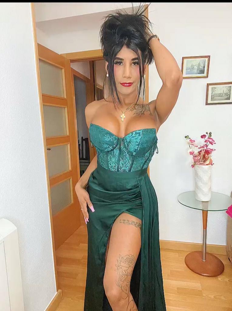 613383760: Transexual en Granada