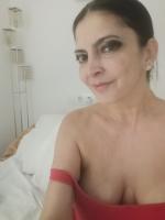 727752573: Chica busca chico en Sevilla