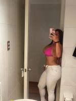 670693839: Chica busca chico en Sevilla