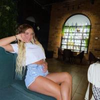 661878034: Chica busca chico en Madrid