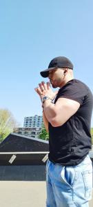 641640374: Chico busca chica en Valencia