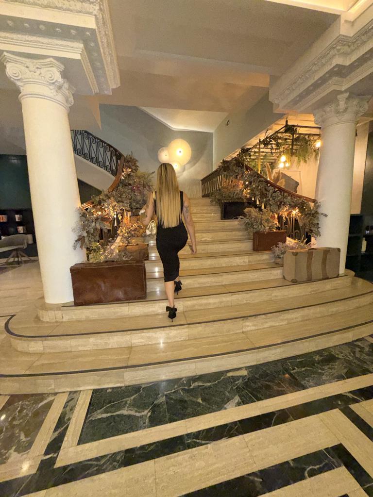 643143828: Chica busca chico en Orense