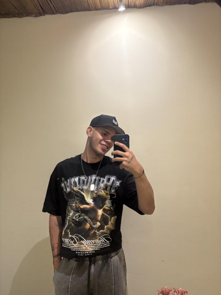 Chico busca chica en Granada: 