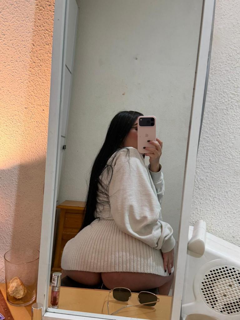 Chica busca chico en Granada: Chica busca chico