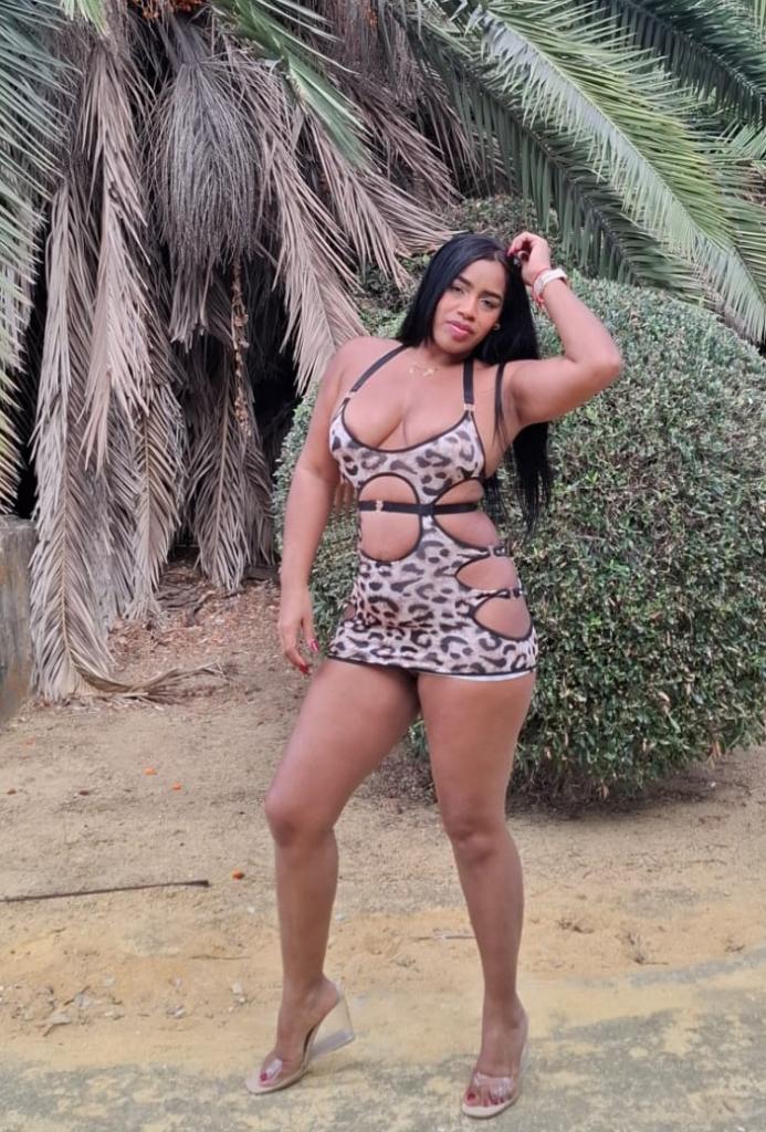 676917411: Chica busca chico en Cádiz