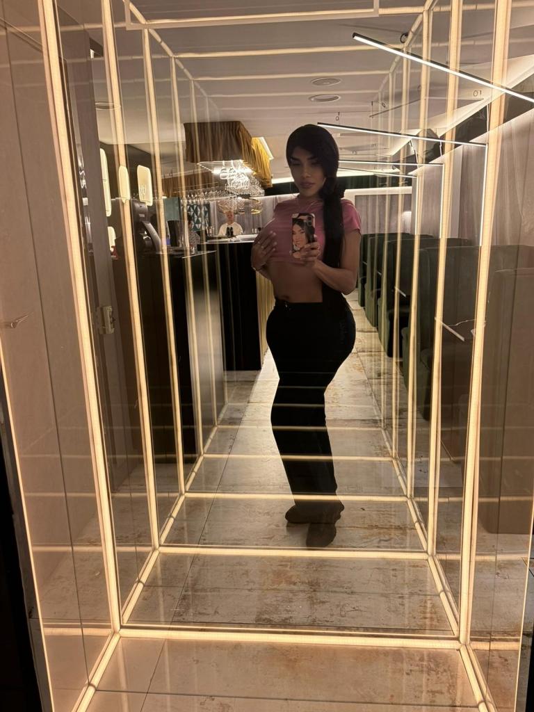 613608769: Transexual en Granada