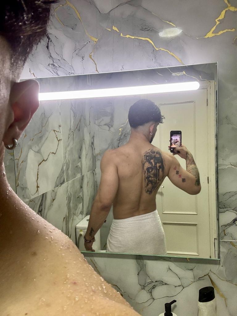 Chico busca chica en Almería: 