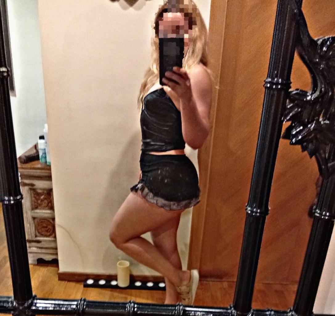 624752405: Chica busca chico en La Coruña