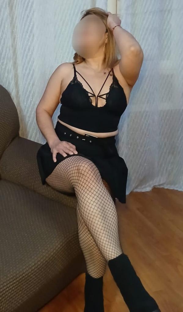 690823059: Chica busca chico en Lugo