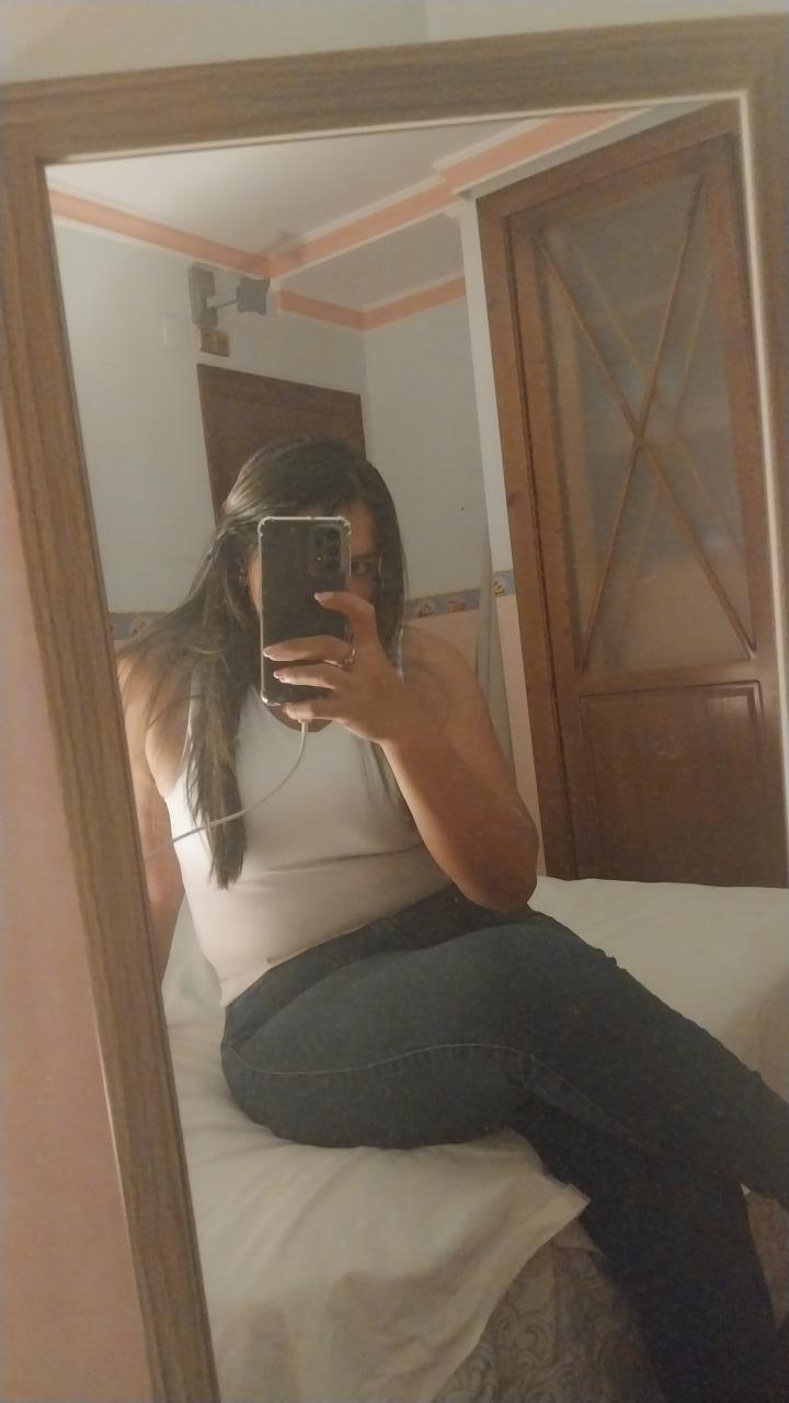 613906423: Chica busca chico en Granada