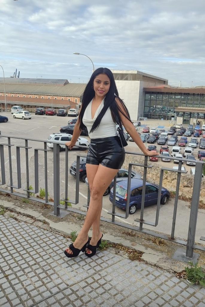 631002599: Chica busca chico en Málaga