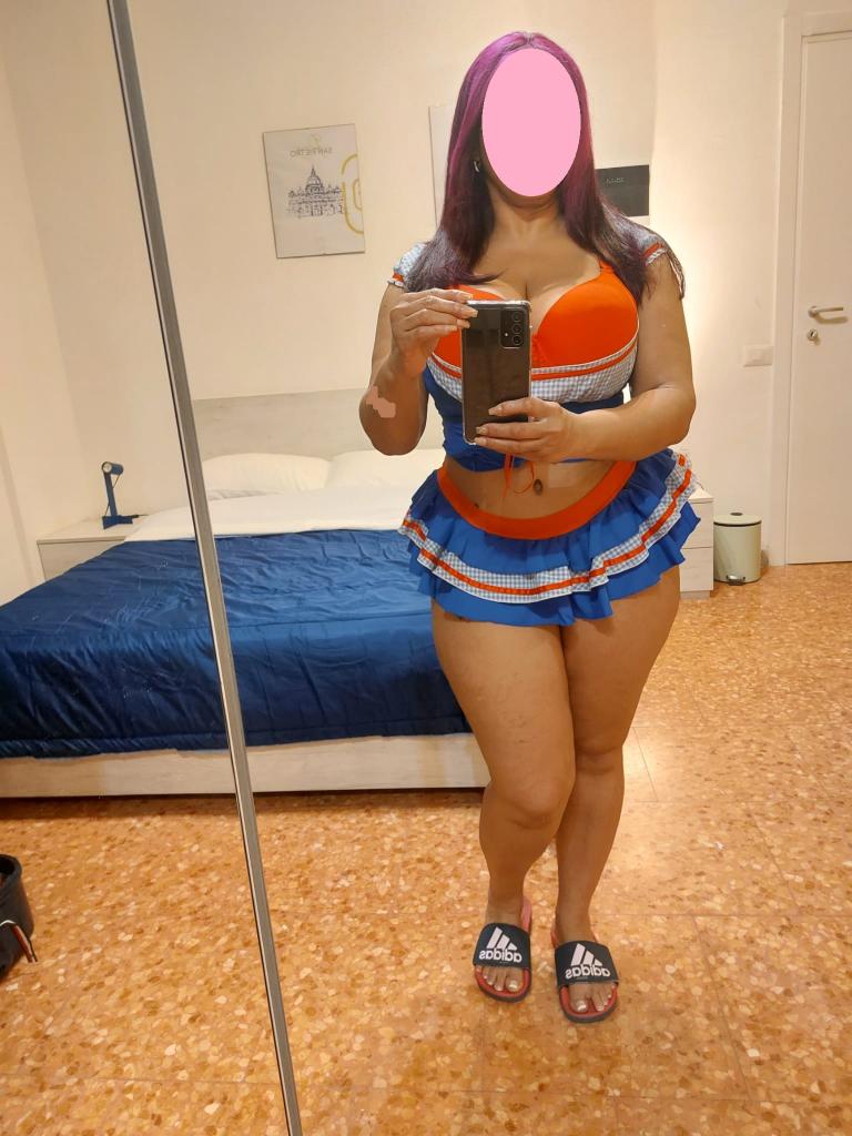 662240579: Chica busca chico en Madrid