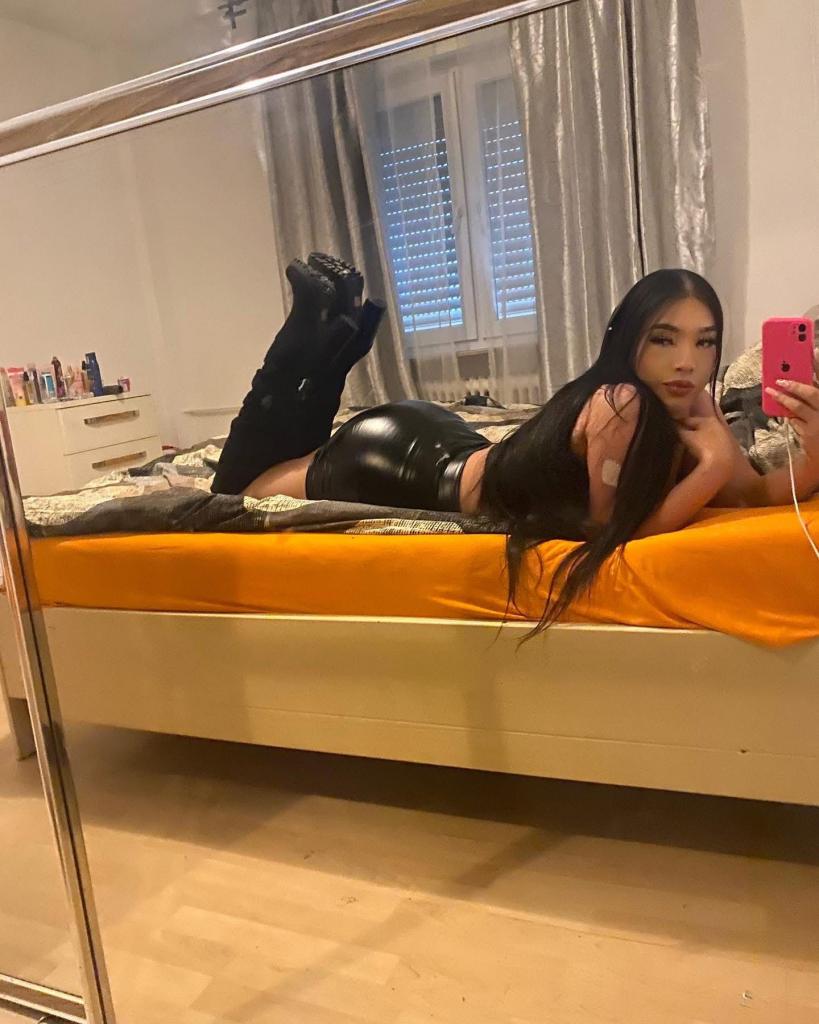 Chica busca chico en Granada: 