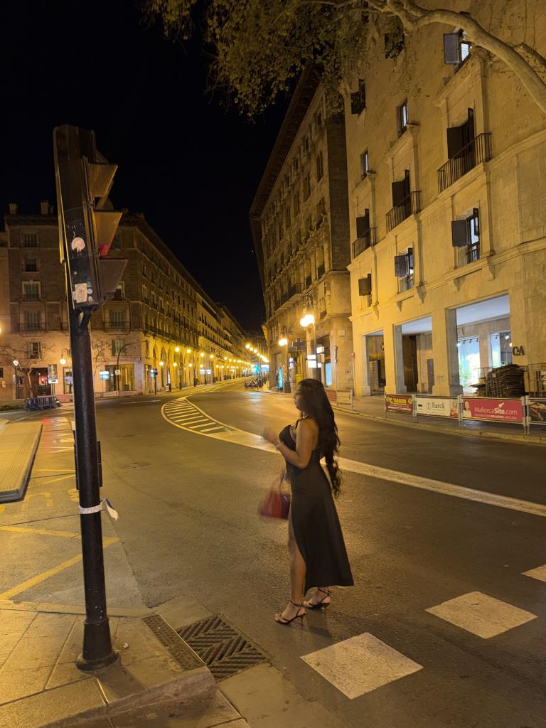 669076264: Transexual en Ibiza