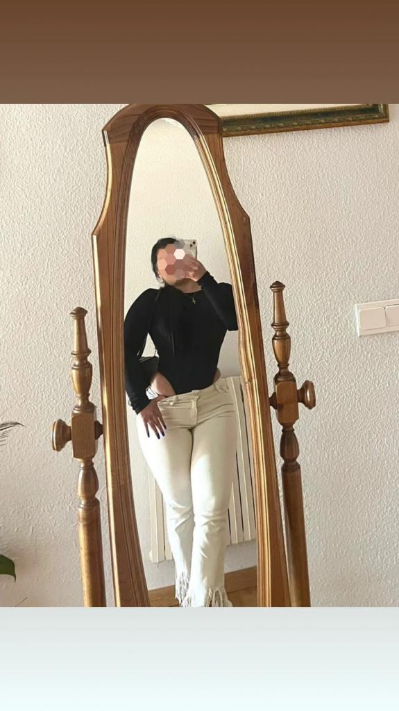 647145403: Chica busca chico en La Coruña