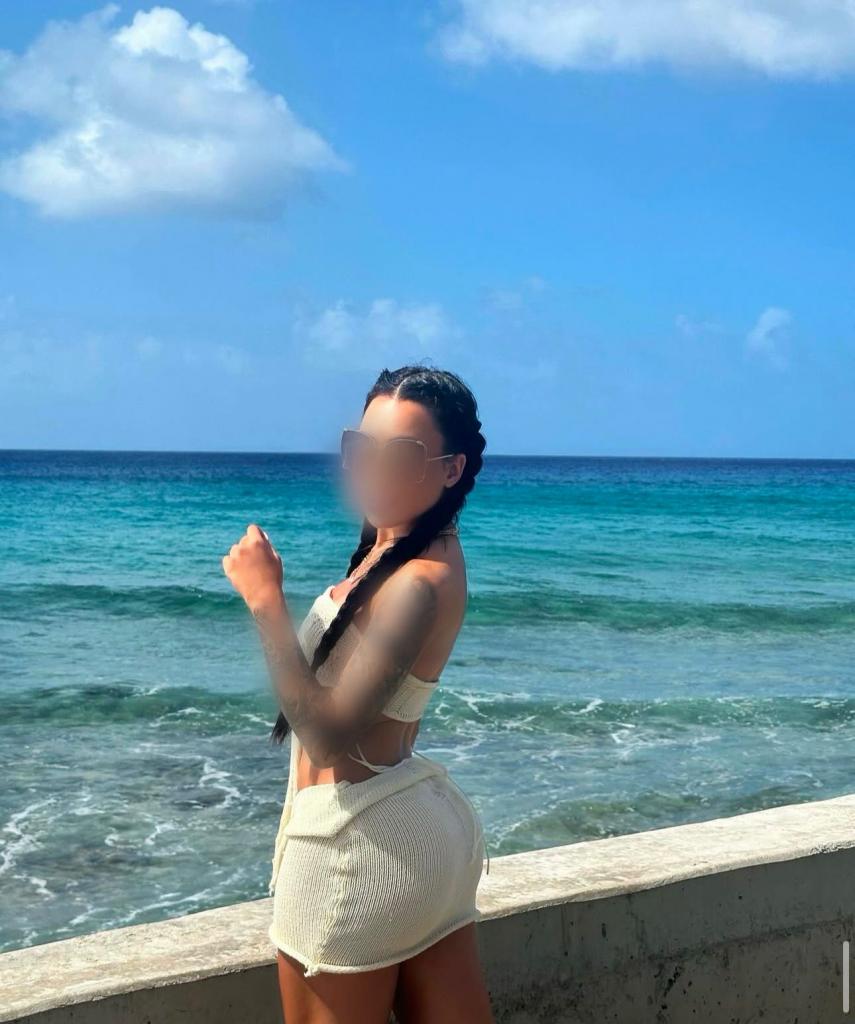 Chica busca chico en Granada: 