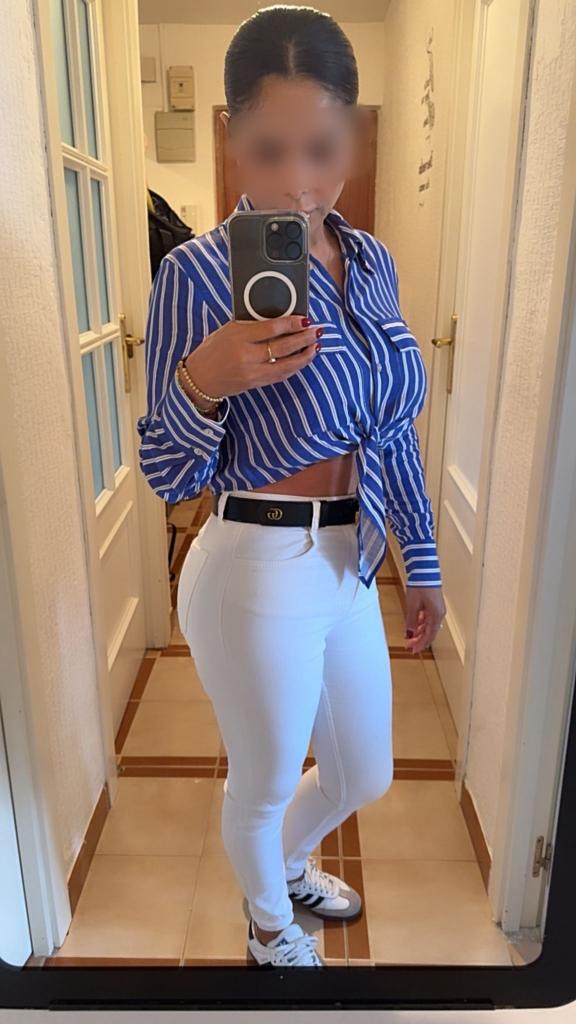 677146595: Chica busca chico en Albacete