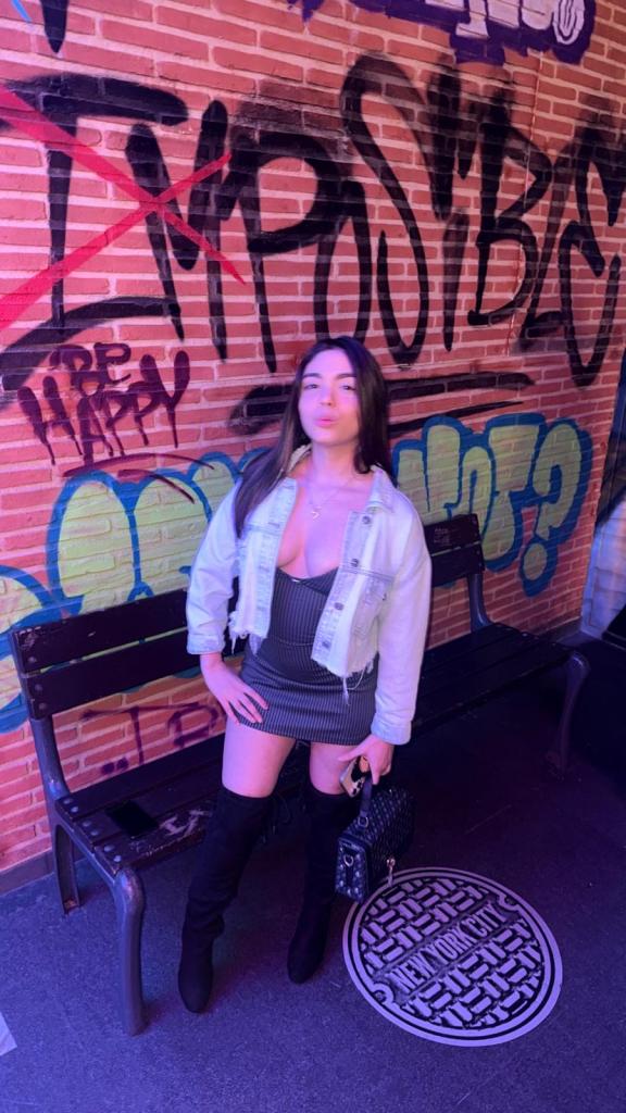 Chica busca chico en Ibiza: 