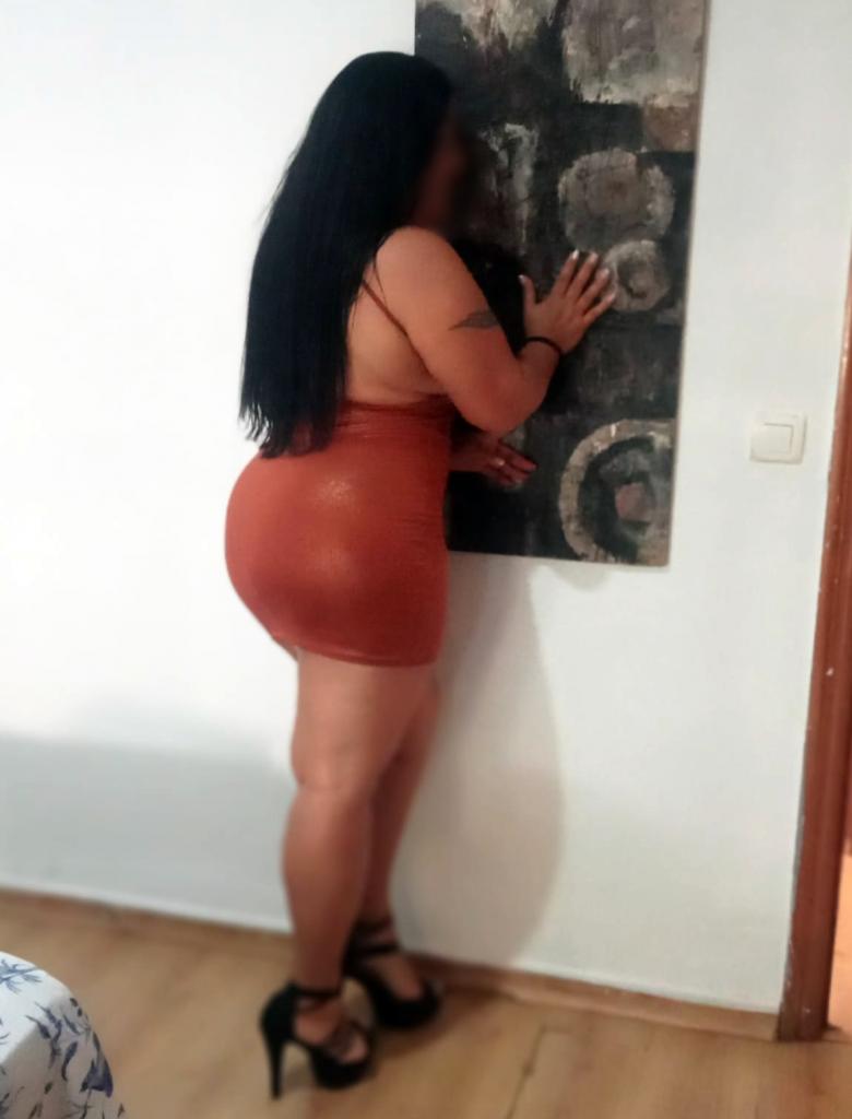 Chica busca chico en Huelva: 