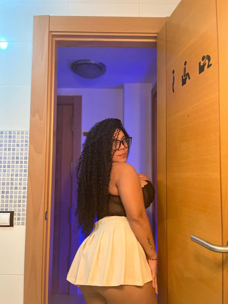 Chica busca chico en Almería: 