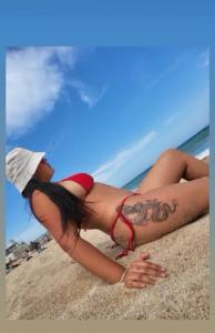 613803928: Chica busca chico en Barcelona