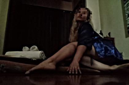 624752405: Chica busca chico en La Coruña