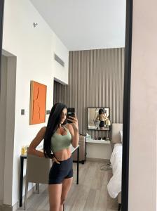 664035348: Chica busca chico en Madrid