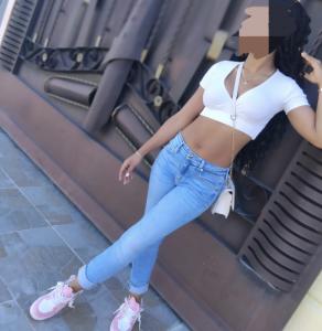 643857895: Chica busca chico en Madrid