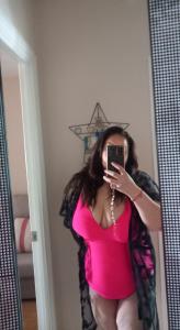 674564045: Chica busca chico en Sevilla