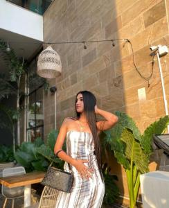 667414516: Chica busca chico en Granada