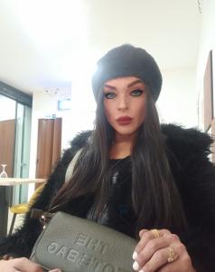 613773924: Transexual en La Coruña