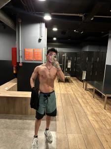 687204420: Chico busca chica en Barcelona