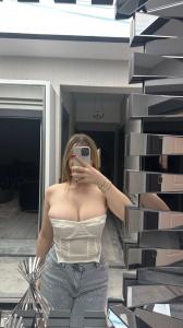 613823484: Chica busca chico en Lugo