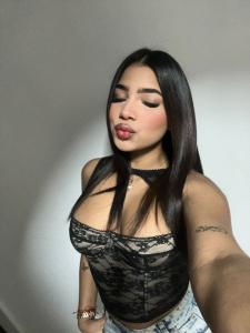 674938844: Chica busca chico en Barcelona