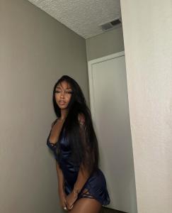 604307100: Chica busca chico en Málaga