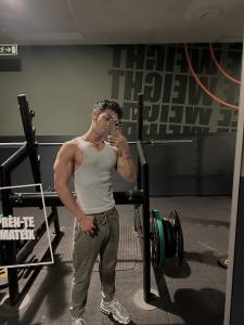 687204420: Chica busca chico en Barcelona