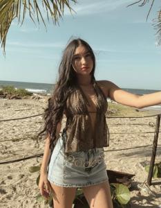 667414516: Chica busca chico en Granada