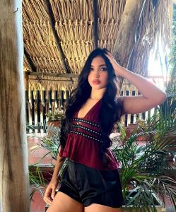 667414516: Chica busca chico en Granada