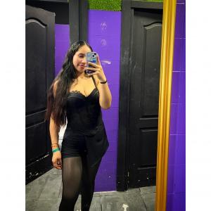 667694619: Chica busca chico en Sevilla